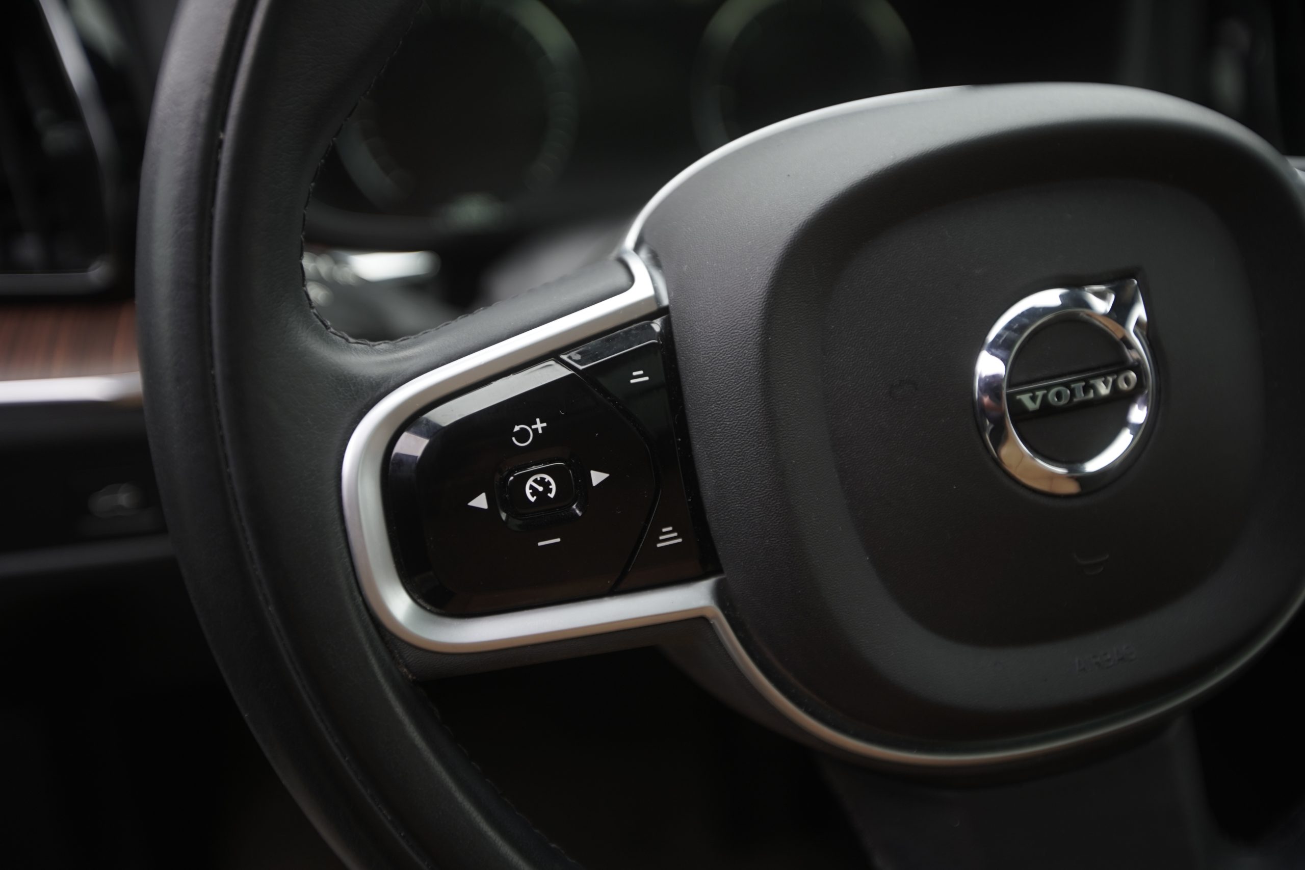 VOLVO XC60 2019 • D5 • AWD • Automat