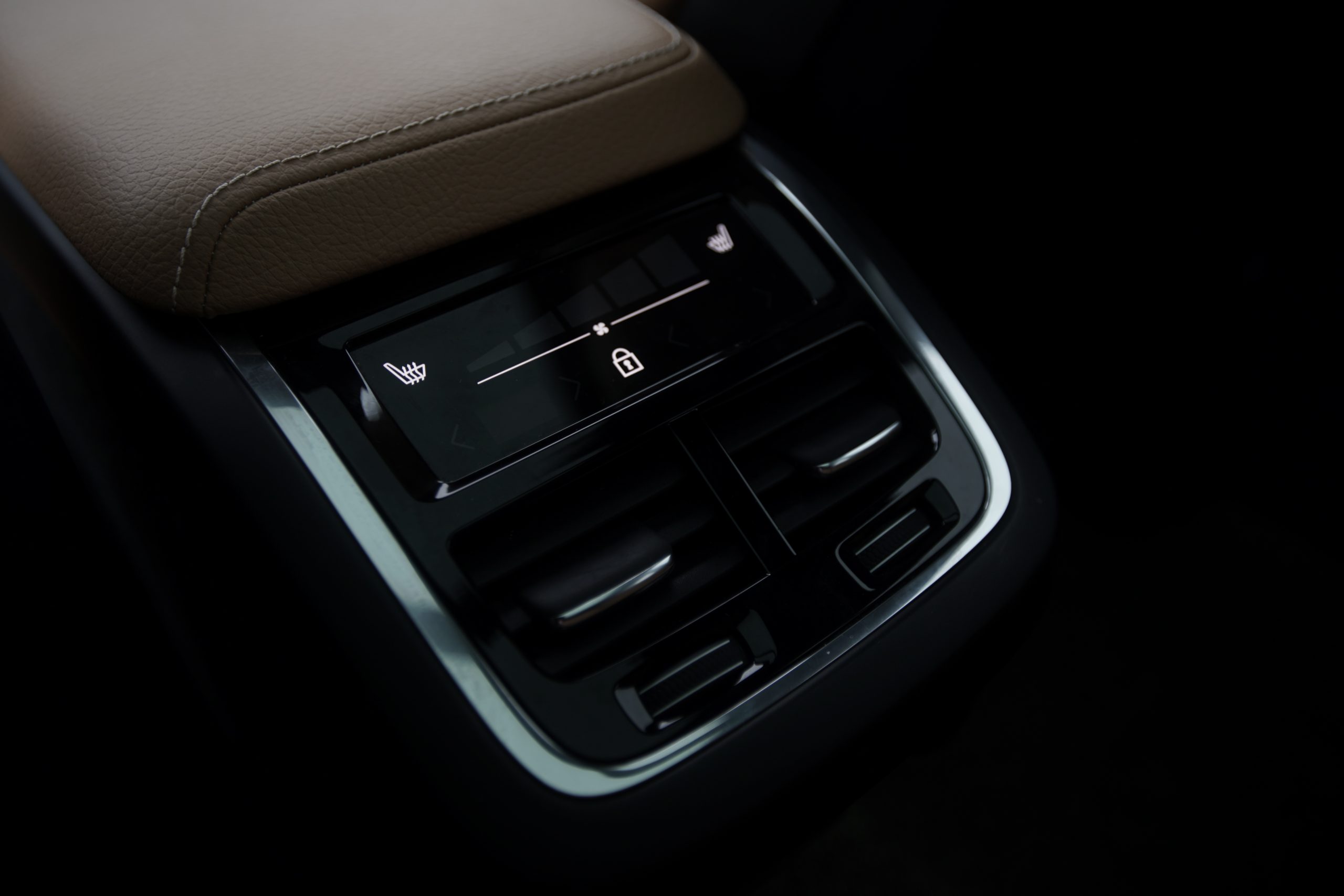 VOLVO XC60 2019 • D5 • AWD • Automat