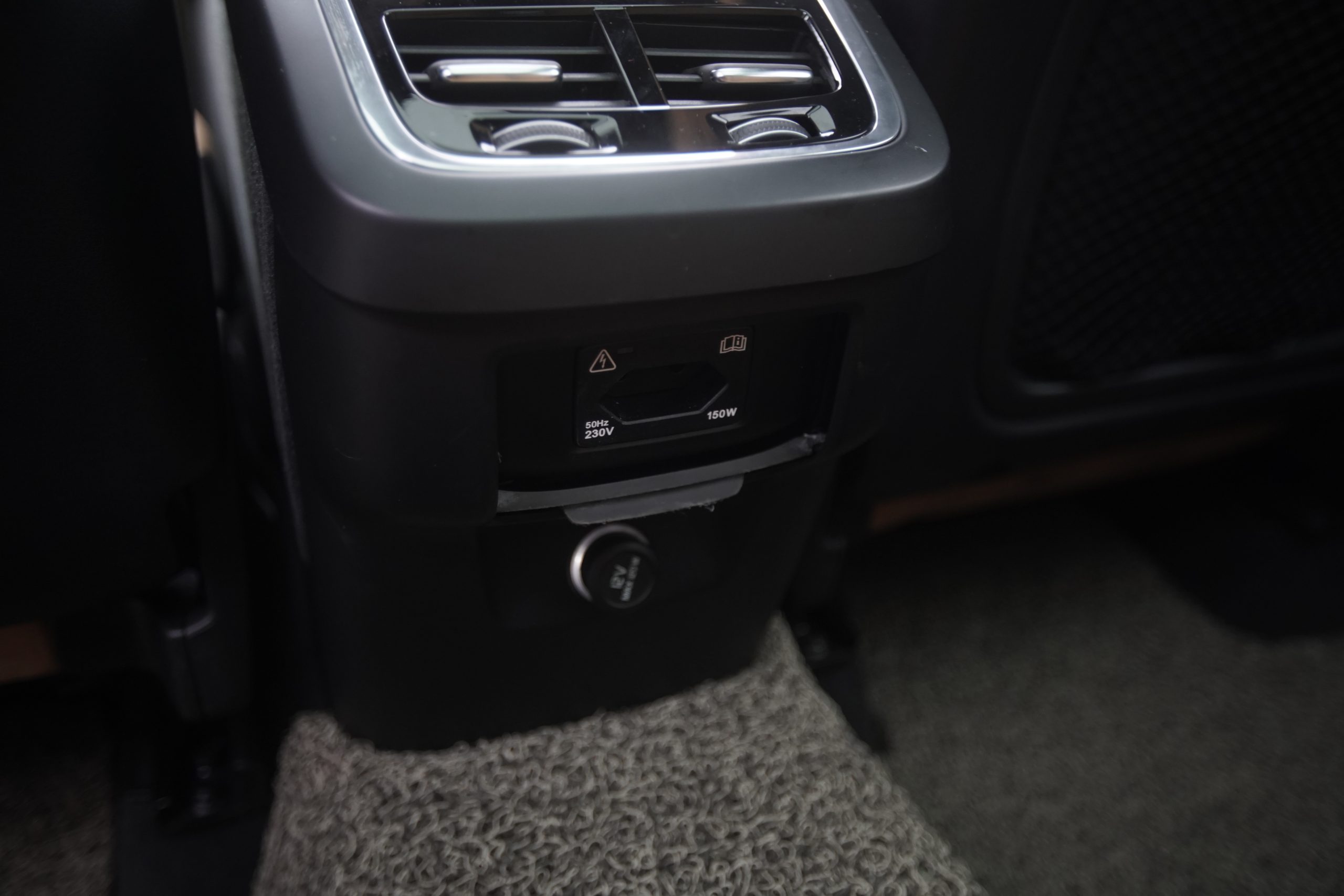 VOLVO XC60 2019 • D5 • AWD • Automat