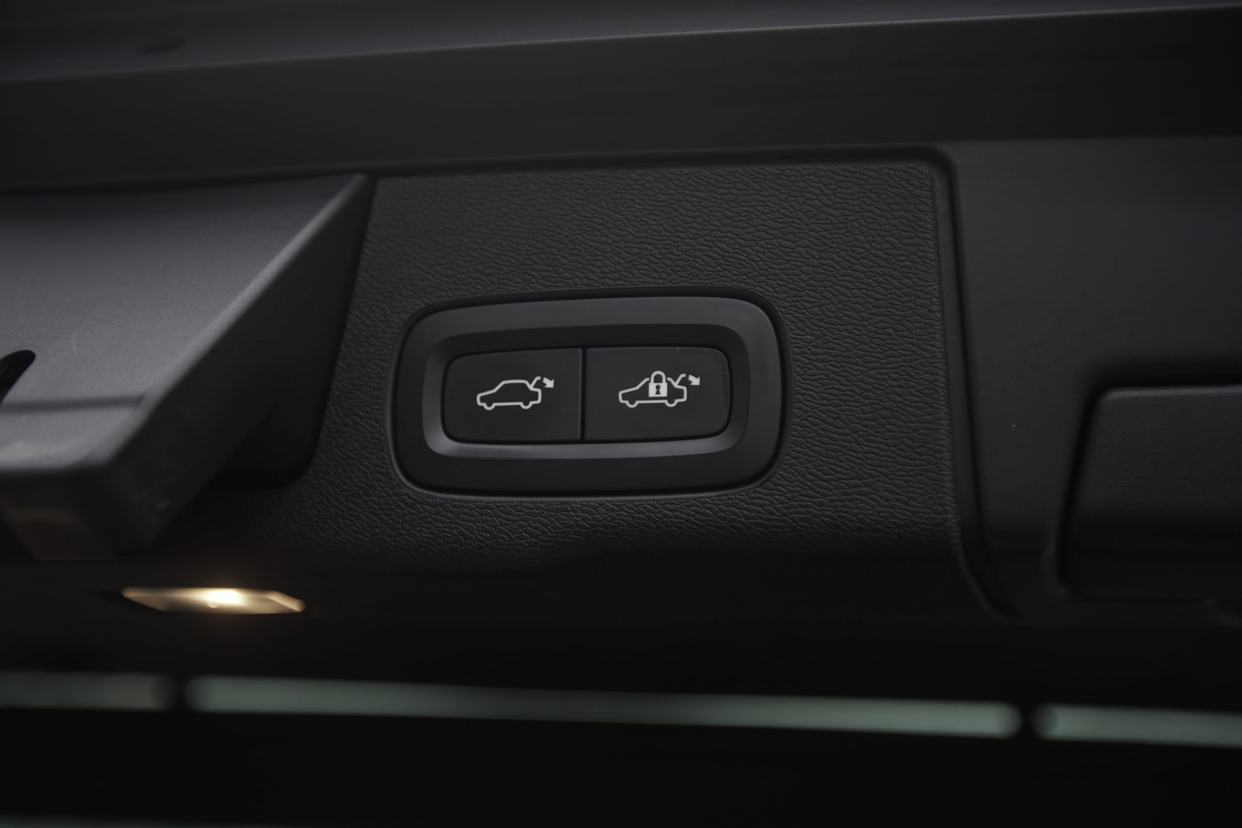 VOLVO XC60 2019 • D5 • AWD • Automat